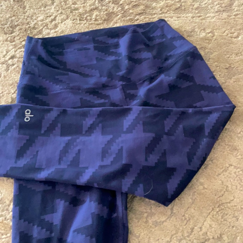 Alo yoga high waisted long tights— purple chevron